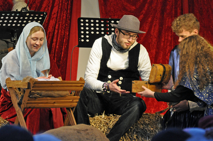 Maria und Josef mit Sterndeuter